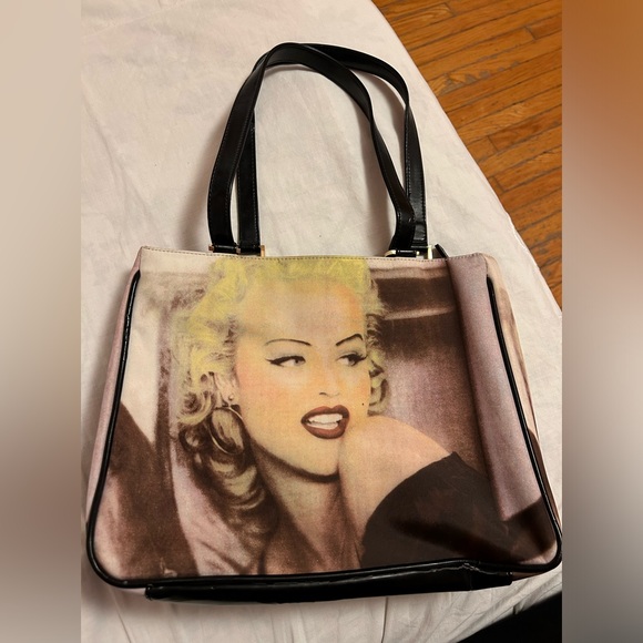 MARILYN MONROE shoulder bag with zippered inner pocket - black trim-USED - Picture 1 of 5